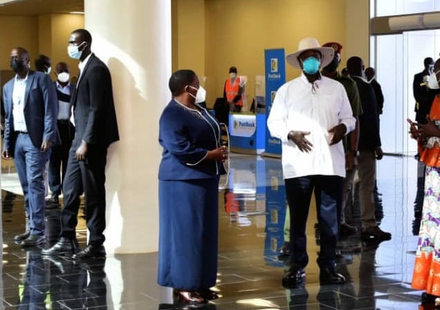 、大統領がエンテベ国際に新たな必須の新型コロナウイルス検査ラボを立ち上げ、 eTurboNews | | eTN