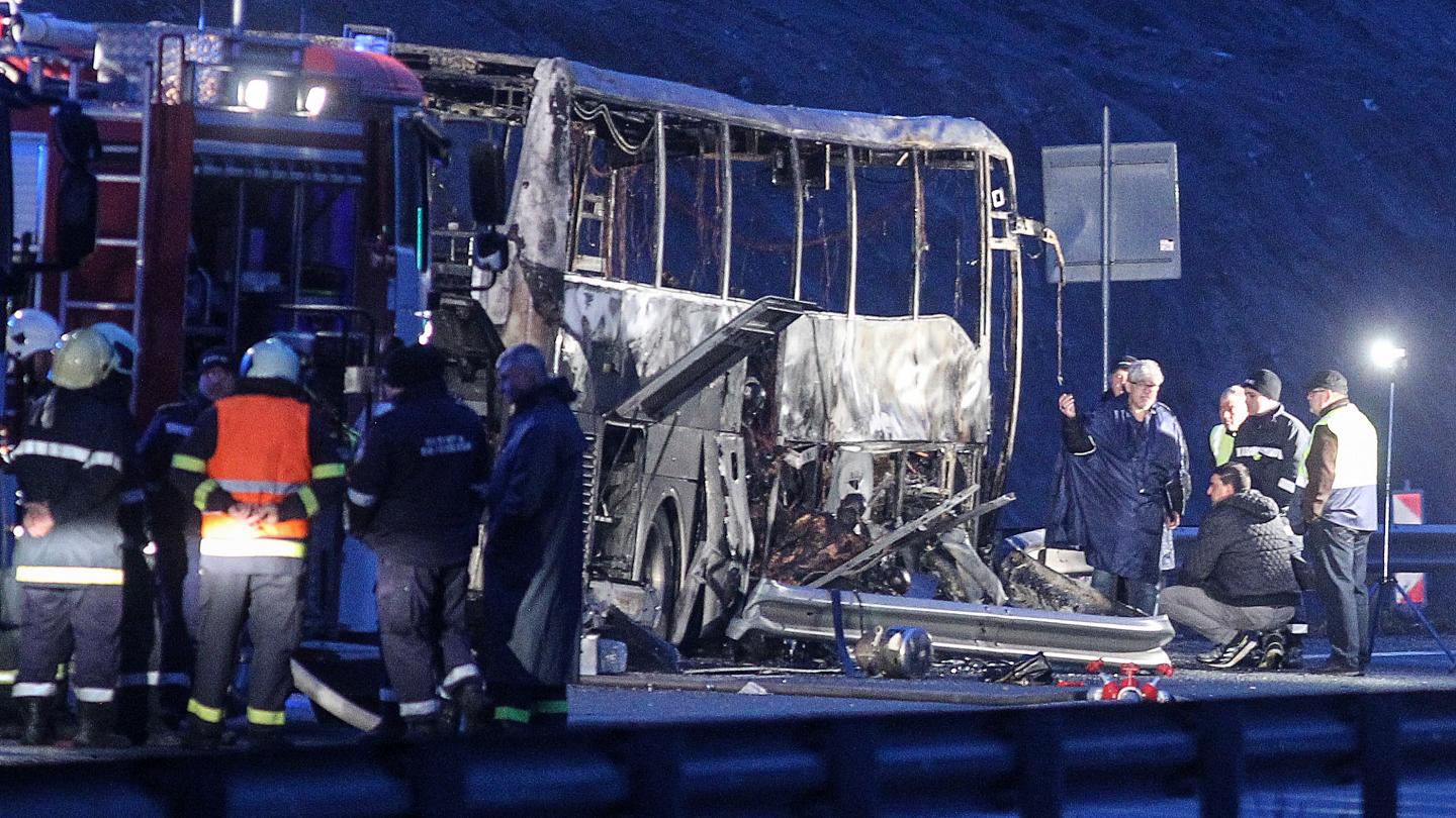 Bulgarijoje per gaisro autobuso avariją žuvo 45 žmonės