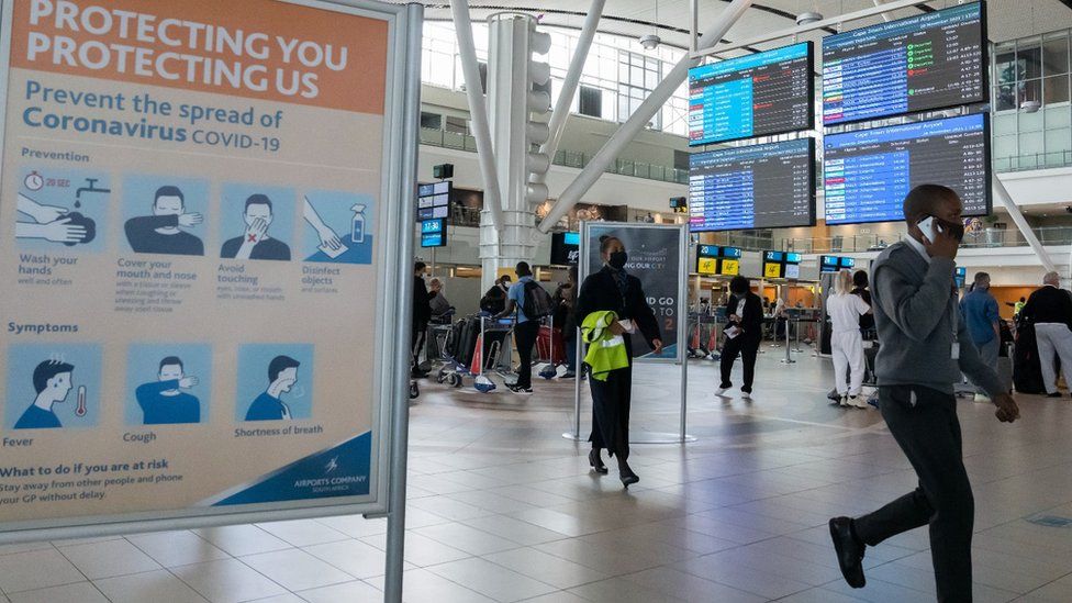 Ang mga turista sa Russia natanggong sa South Africa human sa bag-ong flight ban
