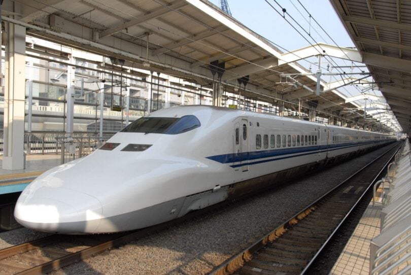 Sinubukan ng lalaki na sunugin ang high-speed na tren ng Japan.
