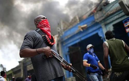 Americké ministerstvo zahraničí vyzývá Američany, aby opustili Haiti.