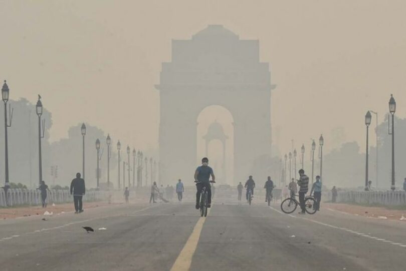 New Delhi inakabiliwa na kufungwa kwa sababu ya moshi mwingi wenye sumu.