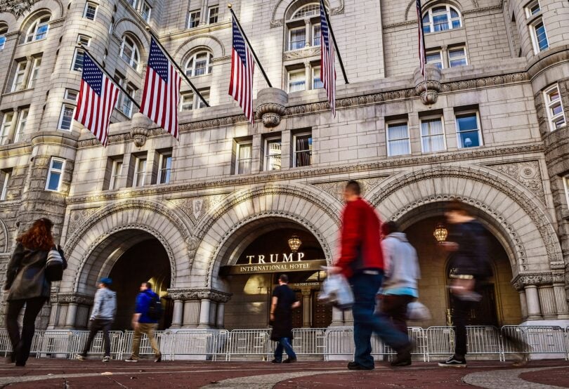 Verlustbringendes Trump International Hotel in Washington, DC verkauft.