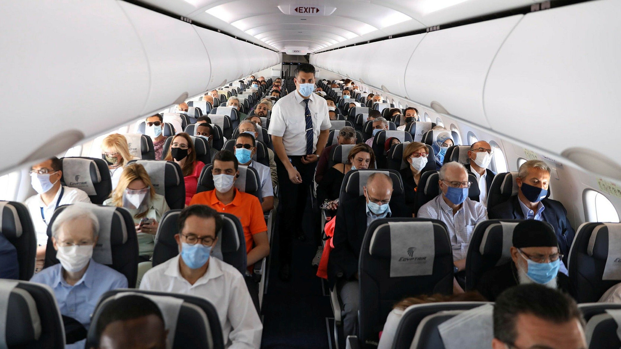 IATA insiste en que la cabina del avión es un 'entorno de bajo riesgo' para COVID-19