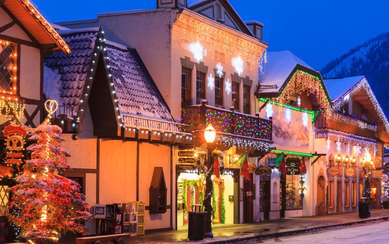 25 beste dorpe in Amerika om met Kerstyd te besoek
