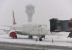 A nevada masiva pecha o aeroporto de Istambul