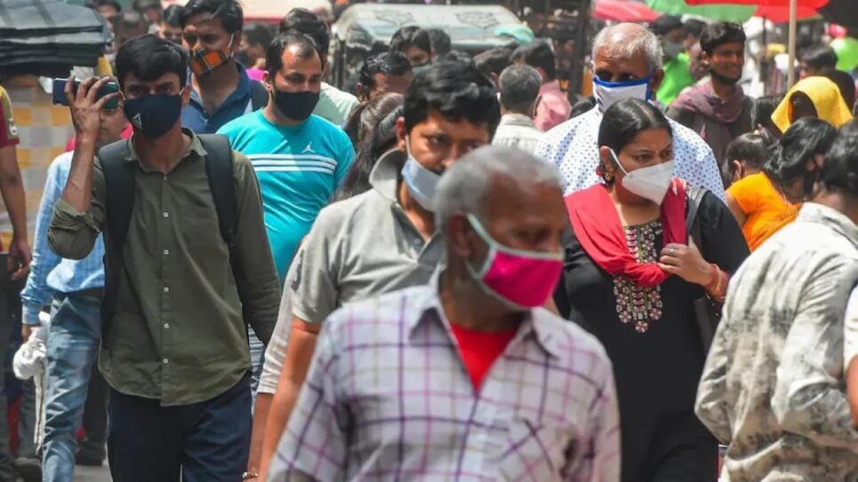 Delhi met fin au couvre-feu du week-end alors que la marée d'Omicron se retire