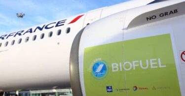 エールフランスが新しいバイオ燃料追加料金を導入した最初の航空会社