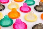 Novaj enfermoj de COVID-19 mortigas seksan industrion kaj kondoman komercon