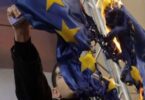 Adalah ilegal untuk merusak bendera UE dan NATO di Georgia sekarang