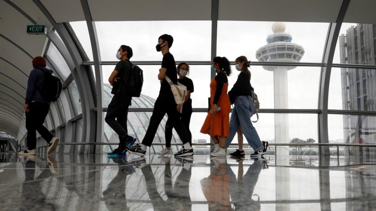 新加坡航班预订量飙升，超过了 VTL 的结束