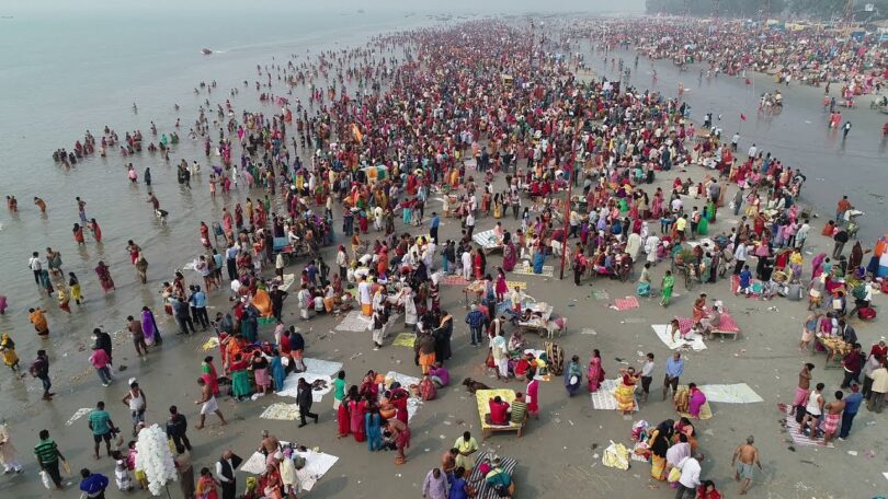 Superspreader: Acara agama India narik 3,000,000 wong ing tengah lonjakan COVID anyar