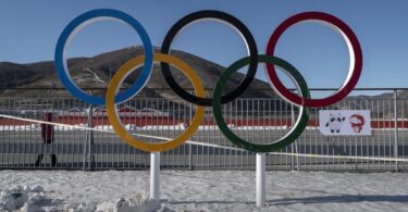 Kinija neparduos bilietų į žiemos olimpines žaidynes plačiajai visuomenei