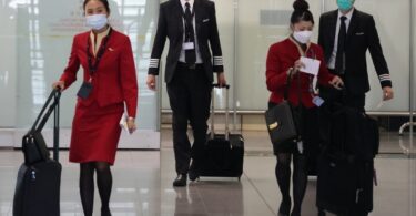 Cathay Pacific-bemanning is in Hong Kong gearresteer vir COVID-19-oortredings