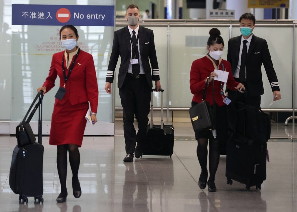 Το πλήρωμα της Cathay Pacific συνελήφθη στο Χονγκ Κονγκ για παραβιάσεις του COVID-19