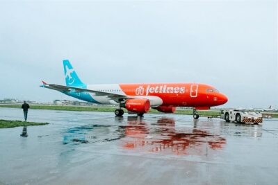カナダジェットラインがカナダに最初の航空機が到着したことを発表
