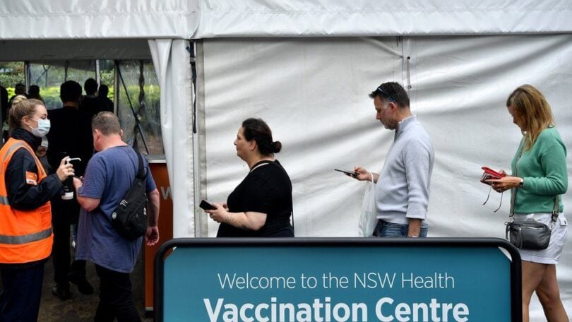 Pessoas 'totalmente vacinadas' não são mais 'totalmente vacinadas' na Austrália