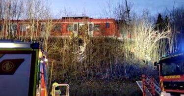 Reportan muertes y múltiples heridos tras colisión de dos trenes en Múnich