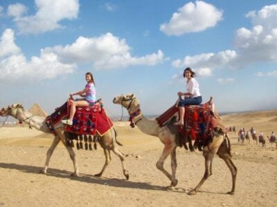 मध्य पूर्व के देश पर्यटन की स्थायी वसूली पर ध्यान केंद्रित करते हैं