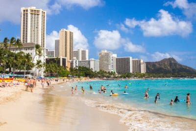 होनोलूलू दुनिया के शीर्ष 10 सर्वश्रेष्ठ छुट्टी स्थलों में एकमात्र अमेरिकी शहर