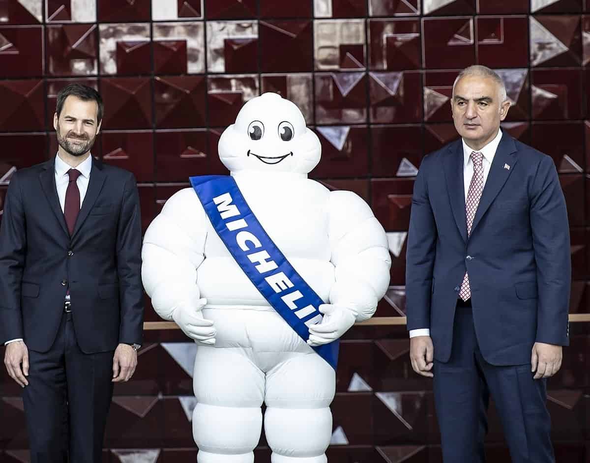 De Michelingids kondigt zijn aankomst in Istanbul aan