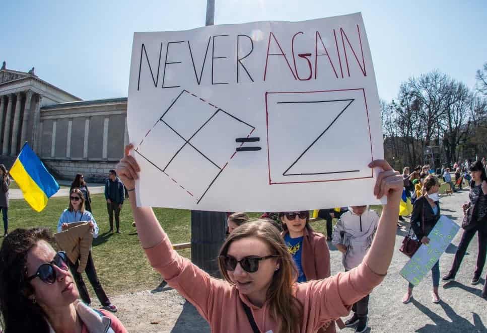 Letonia prohíbe la exhibición pública de 'Z' y 'V' que simbolizan la agresión rusa