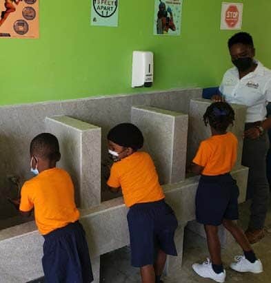, Sandals Foundation hjälper skolor med bättre vatten- och sanitetsinfrastruktur, eTurboNews | eTN
