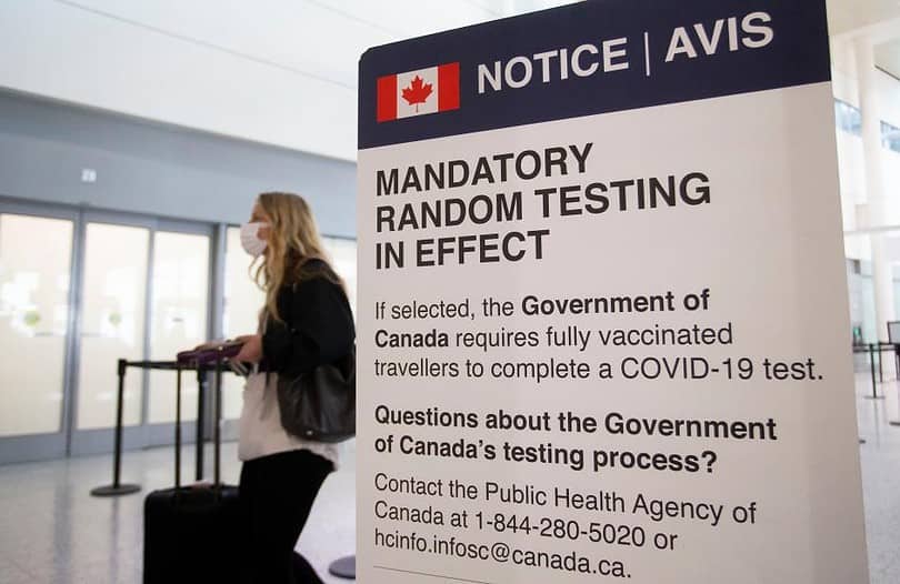 કેનેડાએ વિદેશી પ્રવાસીઓ માટે વર્તમાન પ્રવેશ નિયમો લંબાવ્યા છે