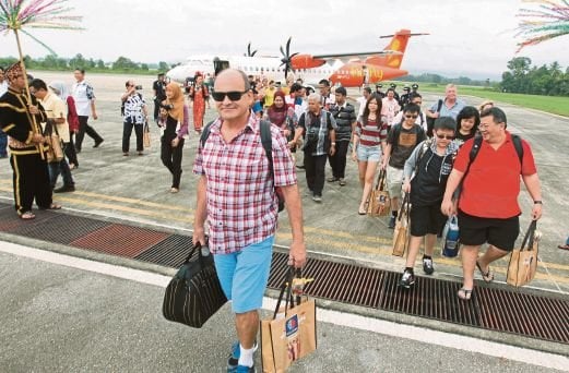 Amerikanska besökare räddar kämpande turism i Sydostasien