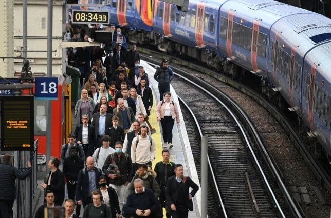 Massive forstyrrelser av jernbanetjenester i Storbritannia