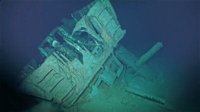 El naufragio más profundo del mundo descubierto 4.3 millas debajo de la superficie del océano
