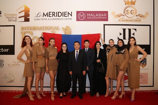 、ドバイはモンゴルのファッション、レッド キャメルとル メリディアンを愛しています。 eTurboNews | | eTN