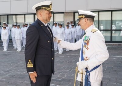Costa Cruises kapten tilldelades Navy-medalj för räddning av ett brinnande fartyg