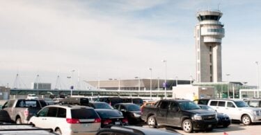 Estacionamento de aeroporto mais e menos caro do mundo