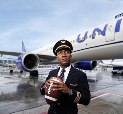 United Airlines, kolej futbolu taraftarları için 120'den fazla uçuş ekledi