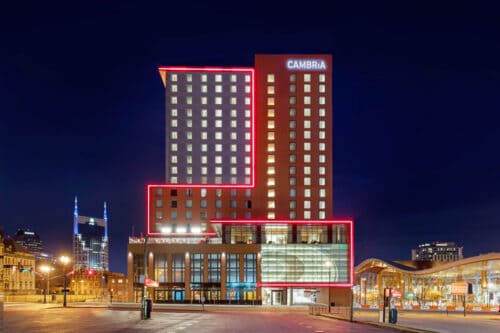 A Choice Hotels eladja a Cambria Hotel Nashville Downtownt 109 millió dollárért