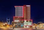 I-Choice Hotels ithengisa i-Cambria Hotel Nashville Downtown ngo-$109M