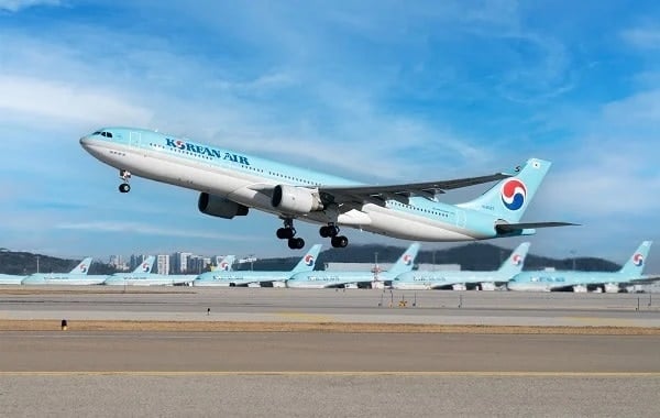 Korean Air Bumps into Cathay Pacific at Japan's New Chitose Airport