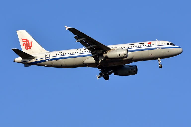 Four Chinese airlines order 292 new Airbus A320 jets