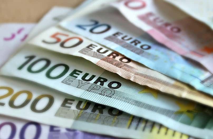 Europeanen moeten vanwege inflatie meer reizen op hun budget