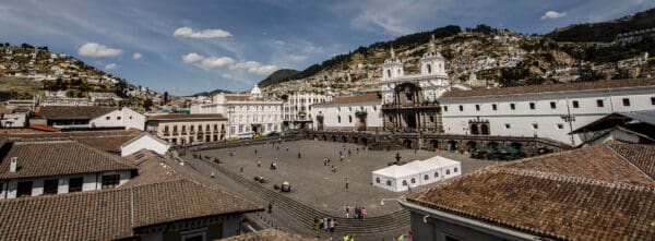 , Quito có một chương trình nghị sự ẩn giấu về du lịch trong 400 năm, eTurboNews | eTN