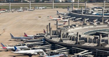 Letiště v São Paulu a Riu se vyrovnávají s cestovním nárůstem