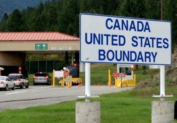 Călătorii au avertizat despre întârzierile la granița cu Canada