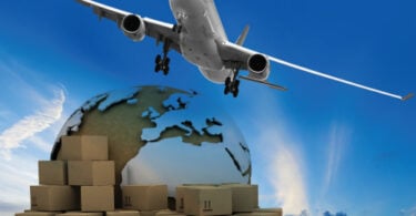 Pasauliniai oro transportu vežamų krovinių tonažai ir tarifai stabilizuojasi