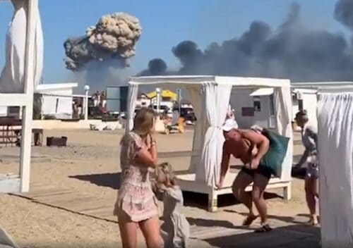 Ukraine warns Russian tourists to avoid 'unpleasantly hot' Crimea