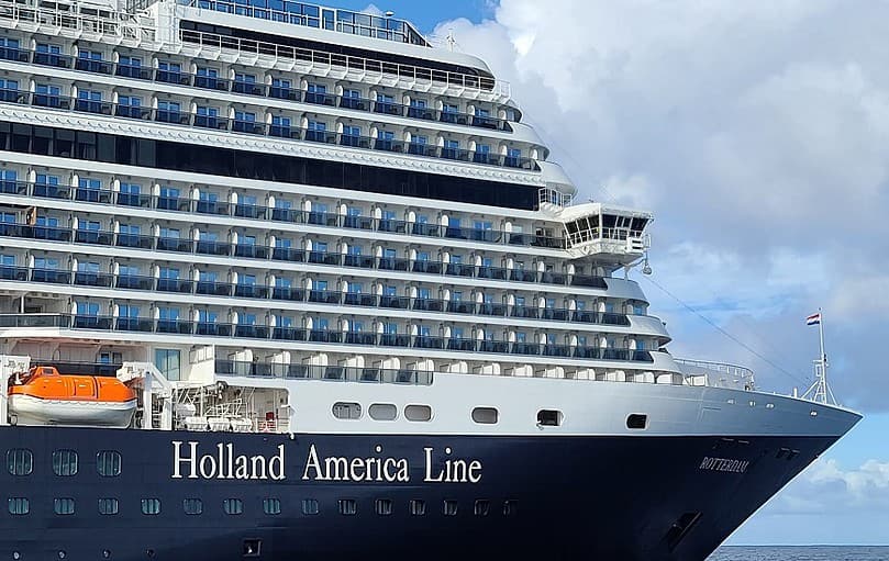 Holland America Line го поедноставува протоколот за крстарење COVID-19