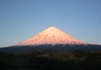 Cinco turistas morrem ao tentar escalar vulcão ativo na Rússia