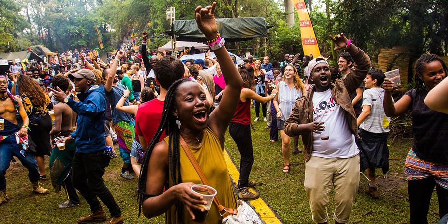 ，數千人湧向東非最大的「不道德」派對， eTurboNews | 電子網