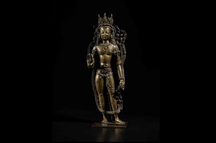 Avalokiteshvara from Sothebys Avalokiteshvara from Sothebys រូប​លោហធាតុ​ទង់ដែង​ដែល​ស្រោប​ដោយ​ប្រាក់​ដ៏​ធំ​មួយ​នៅ​ទីបេ​ខាងលិច​សតវត្សរ៍​ទី ១១ | eTurboNews | អ៊ីធីអិន