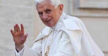 Прощание с понтификом: Папа Бенедикт XVI скончался в возрасте 95 лет